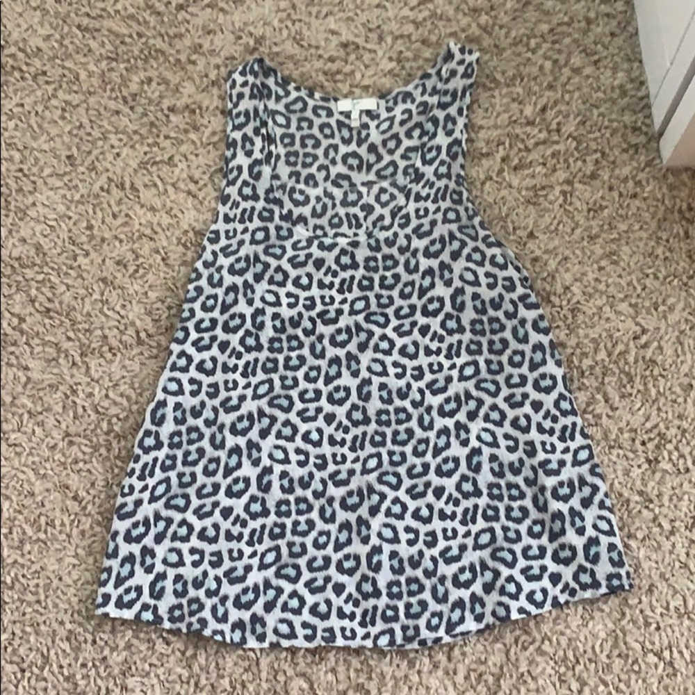 Blue cheetah print silk top 100•\• SILK